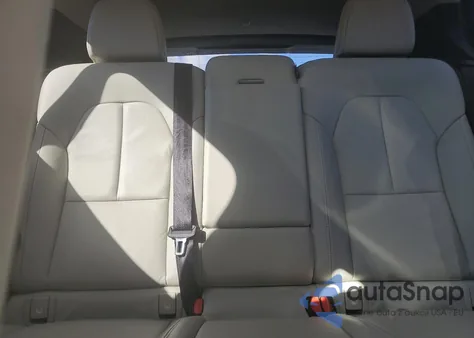 2019 Volvo Xc40 T5 Momentum z USA, uszkodzony, nr VIN YV4162UK1K2074820